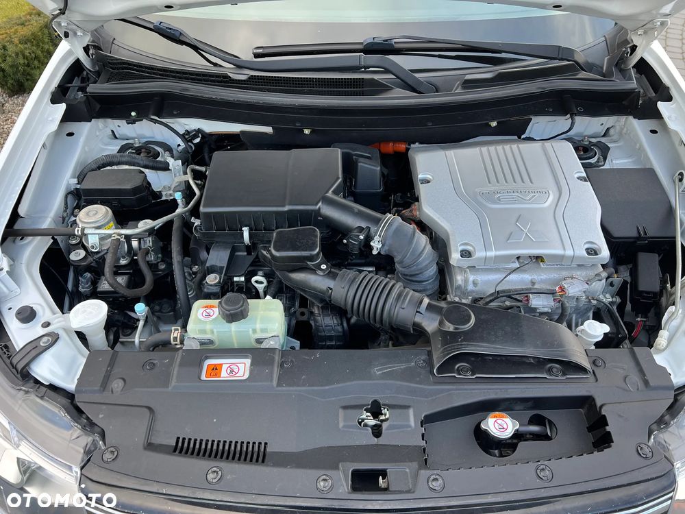 Mitsubishi Outlander 2.0 4WD Plus - 36