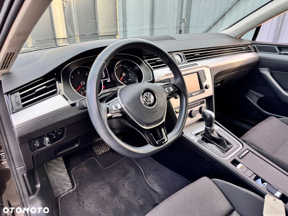 Volkswagen Passat Variant 1.6 TDI (BlueMotion Technology) DSG Comfortline - 9