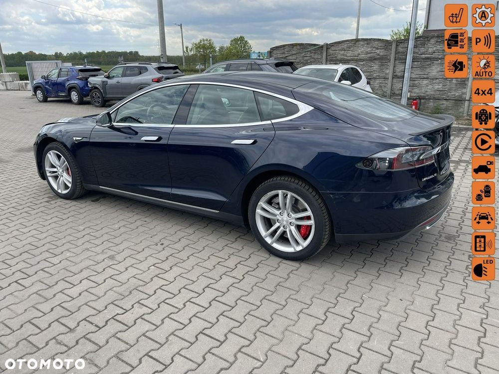 Tesla Model S 85 - 1
