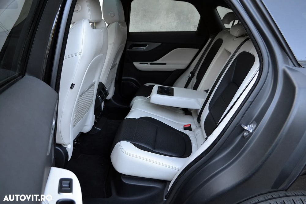 Jaguar F-Pace S AWD - 10