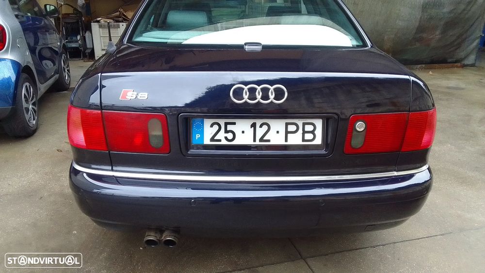 Audi S8 - 25