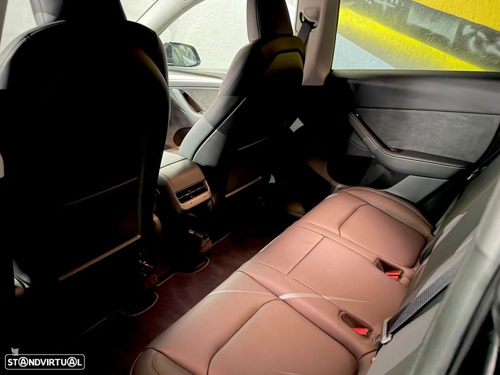 Tesla Model Y Performance Dual Motor AWD - 18