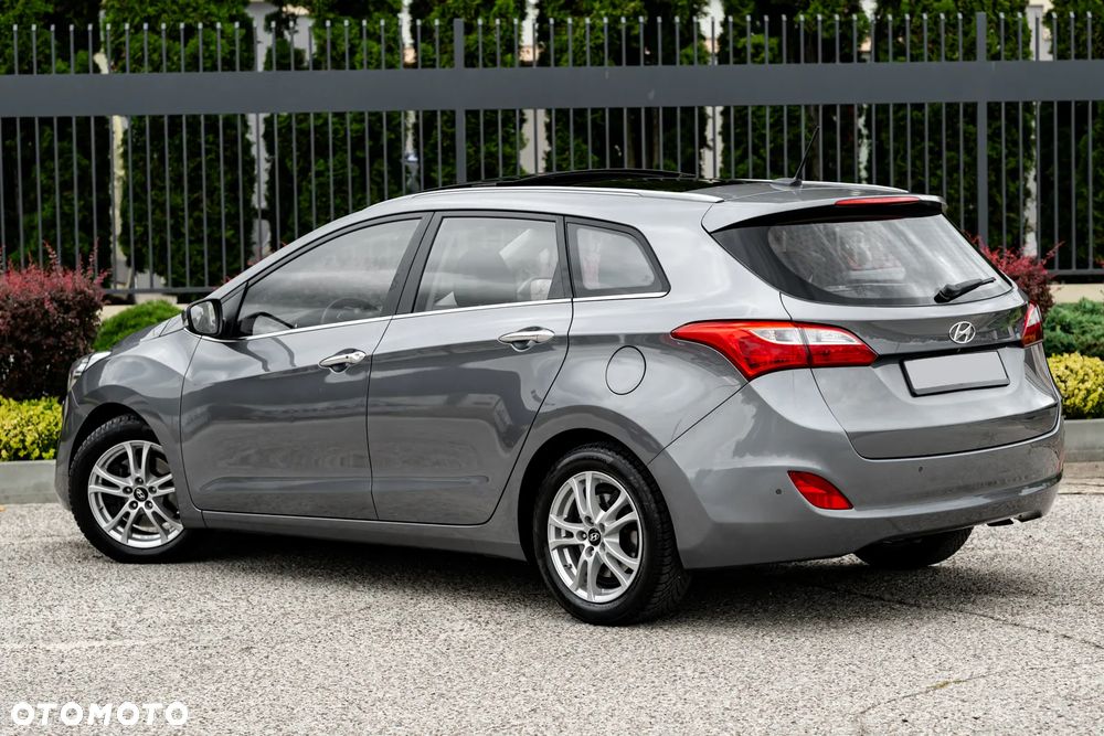 Hyundai i30 blue Kombi 1.6 GDi YES Silver - 10