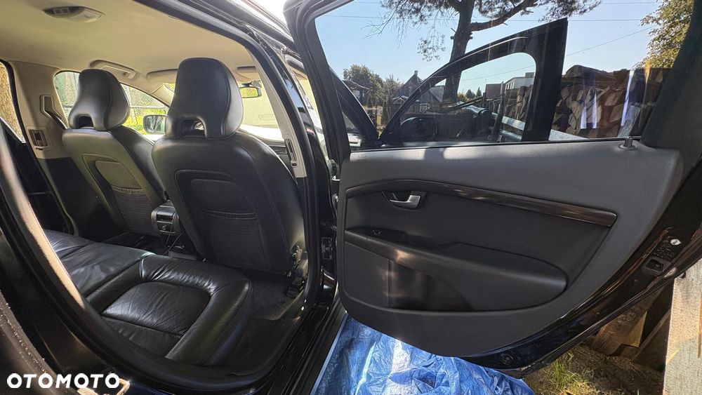 Volvo XC 70 D5 AWD Momentum - 13