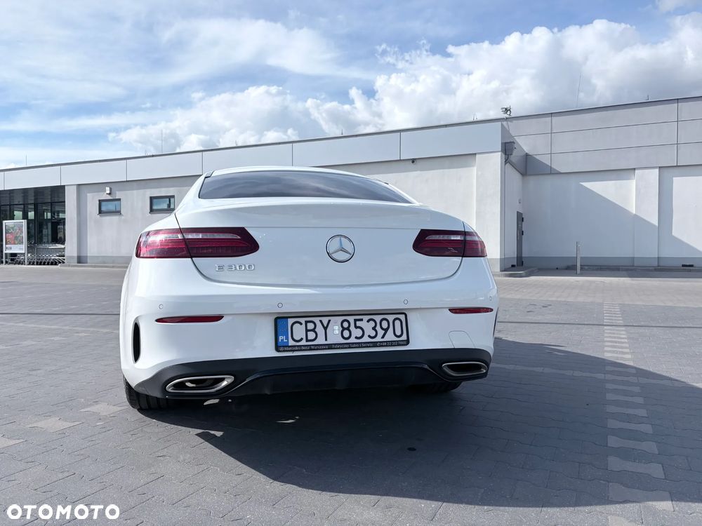 Mercedes-Benz Klasa E 300 9G-TRONIC - 4