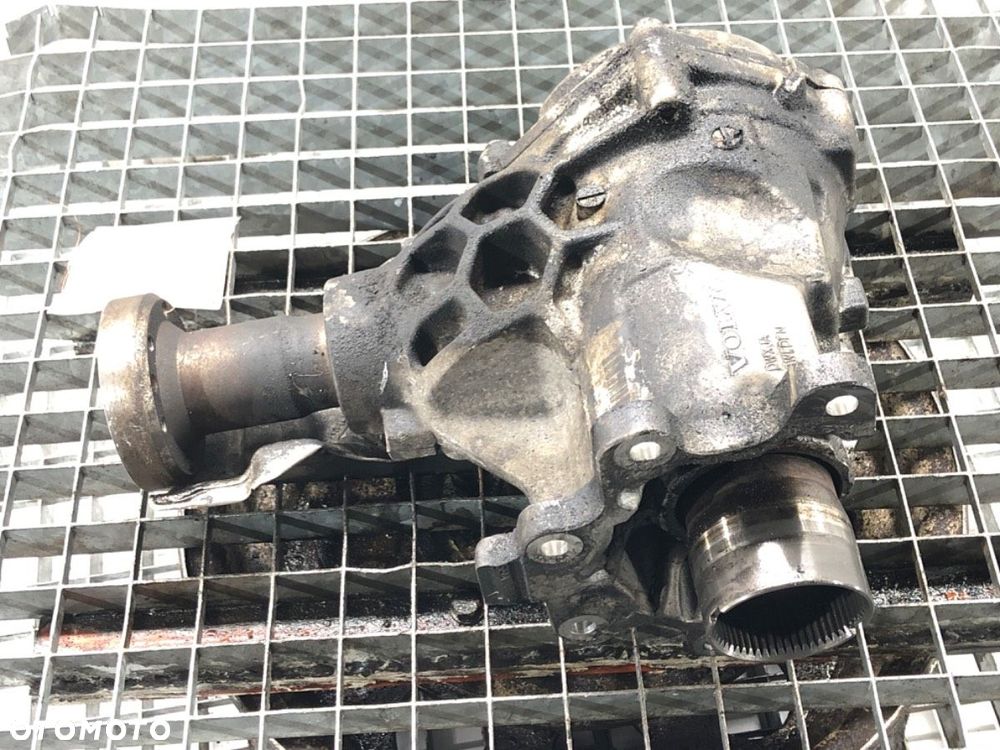 REDUKTOR SKRZYNI BIEGÓW  VOLVO XC60 II (246) 2017 - 2022 D4 AWD 140 kW [190 KM] olej napędowy 2017 - 1