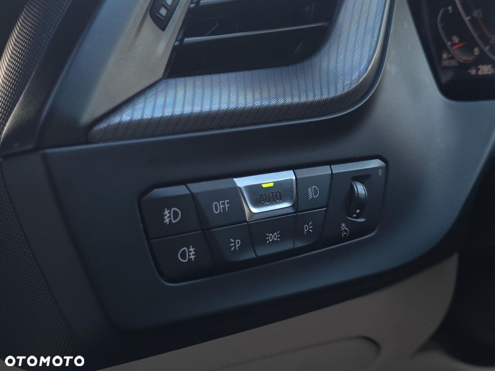 BMW Seria 2 216d - 15