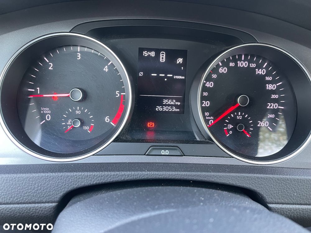 Volkswagen Golf 1.6 TDI BlueMotion Technology Comfortline - 17
