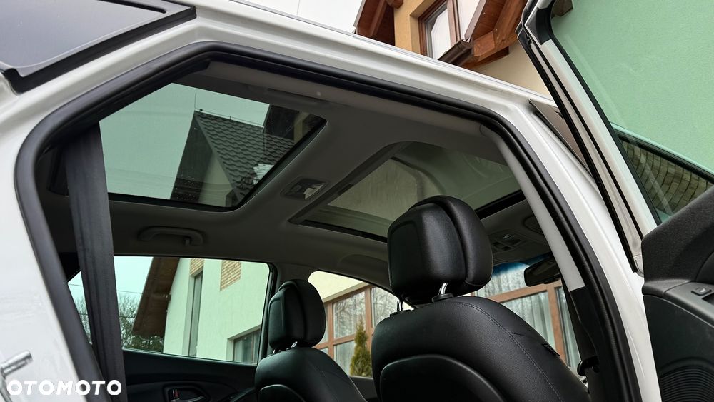 Hyundai ix35 2.0 CRDi 4WD Automatik Premium - 33