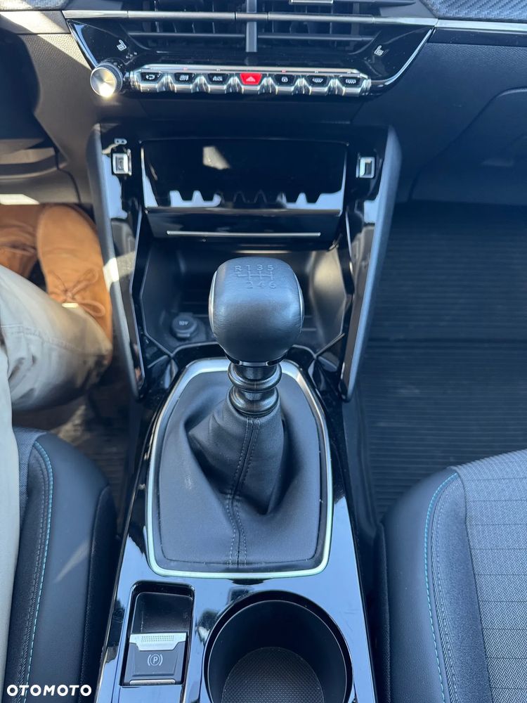 Peugeot 208 1.2 PureTech Allure S&S - 18