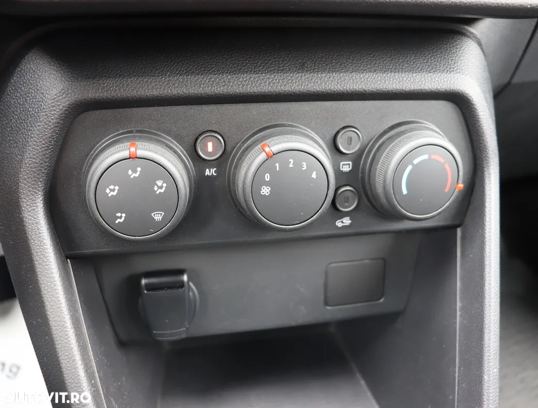 Dacia Sandero - 12