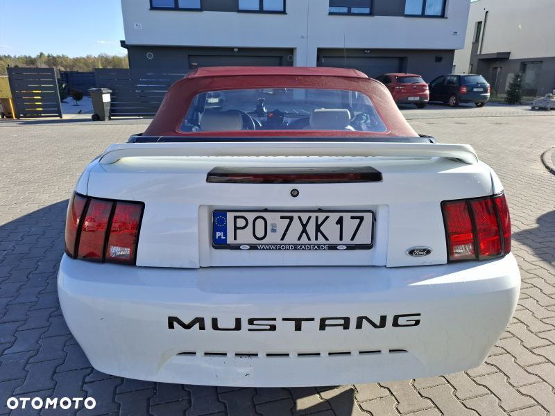 Ford Mustang 4.0 V6 - 8