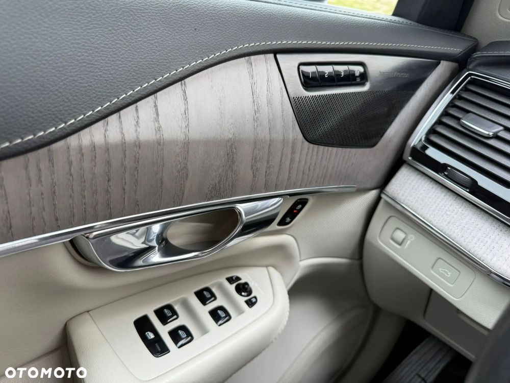 Volvo XC 90 D5 AWD Inscription 7os - 31