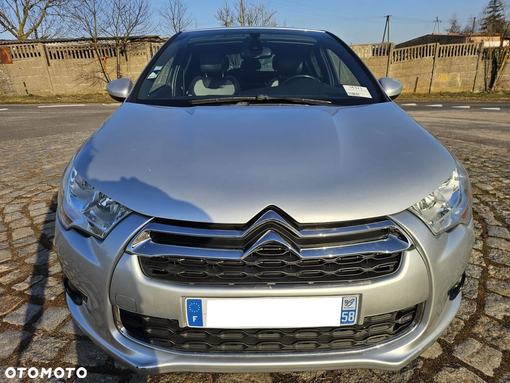 Citroën DS4 e-HDi 110 SoChic - 3