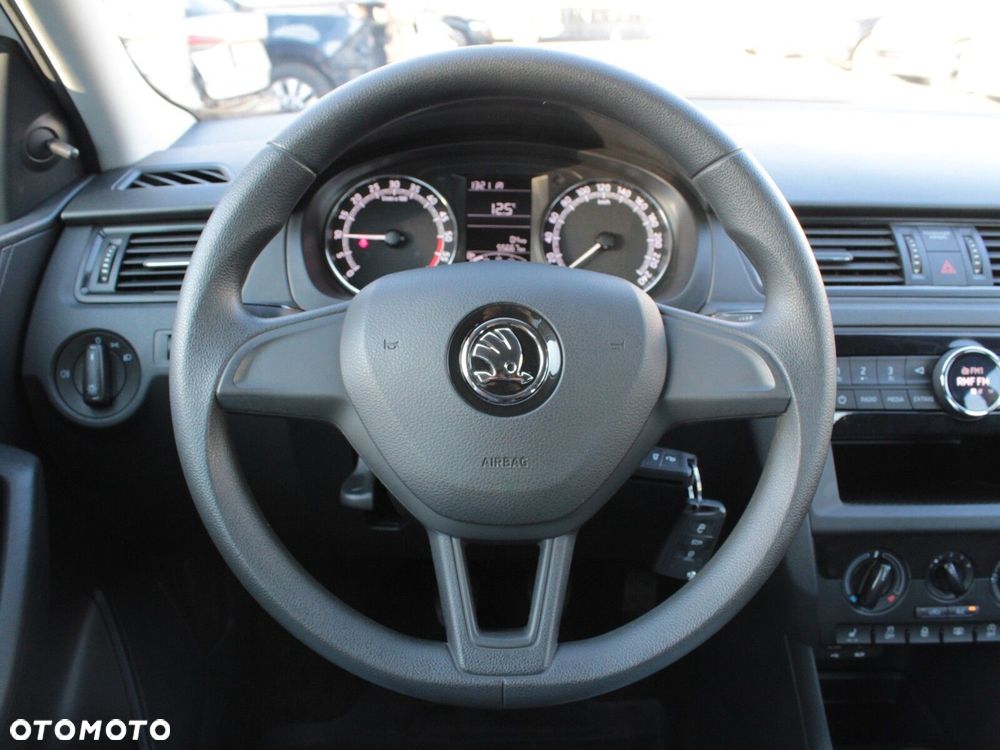 Skoda RAPID - 17