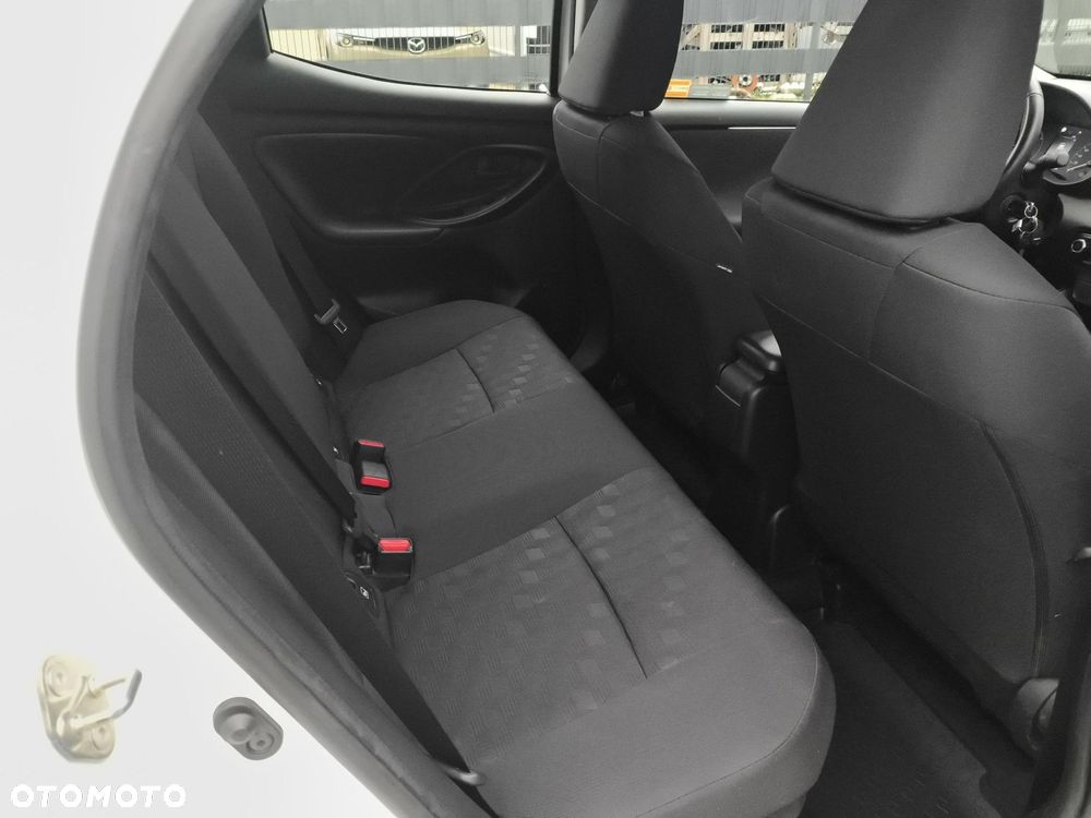 Toyota Yaris - 12
