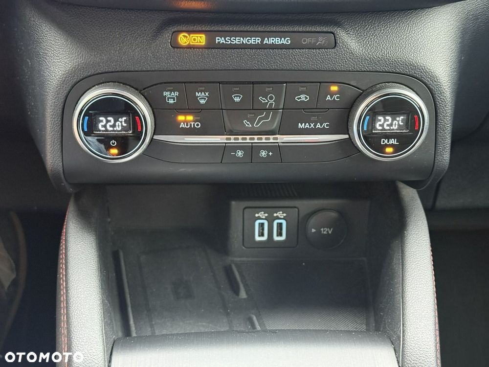 Ford Kuga - 34