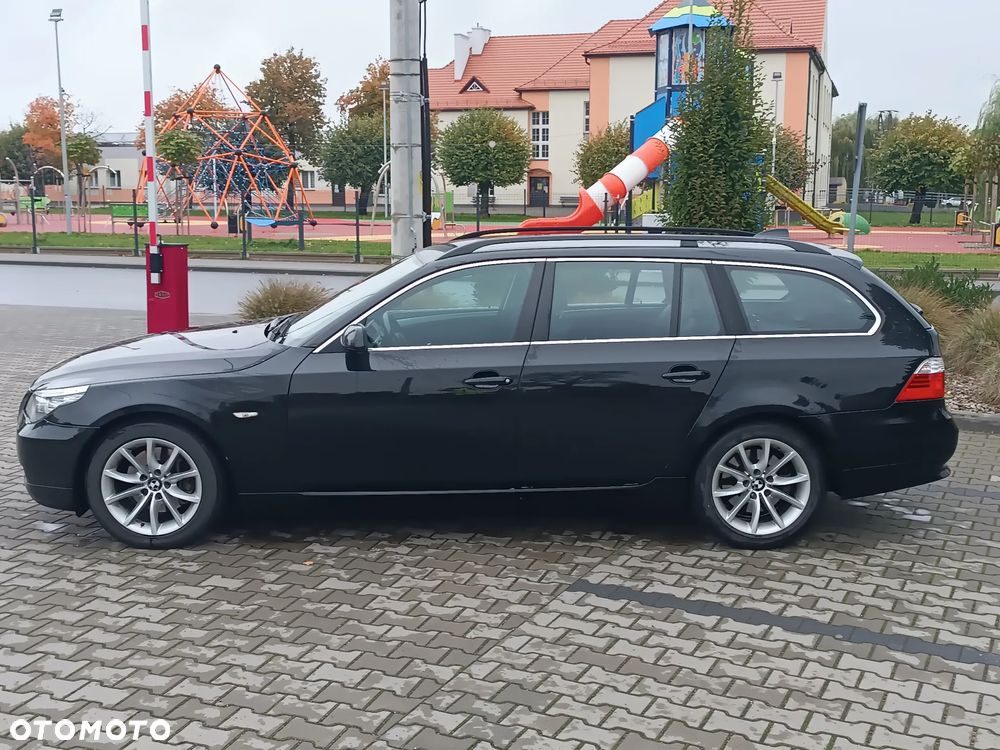 BMW Seria 5 520d Touring Special Edition - 4