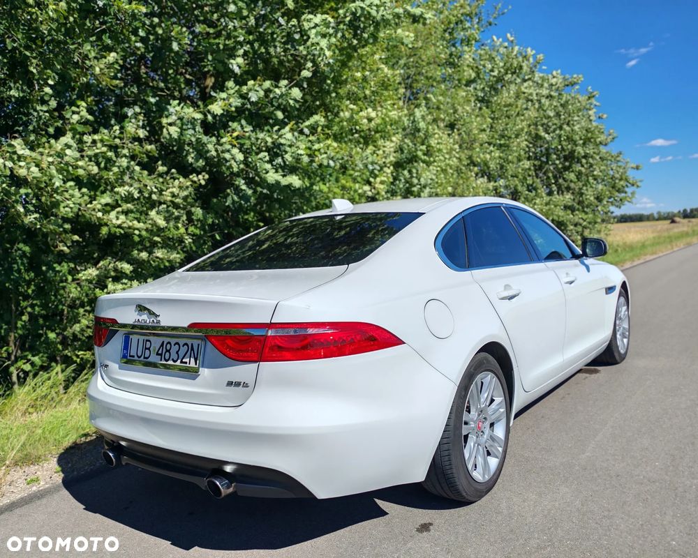 Jaguar XF 3.0 V6 Prestige - 3