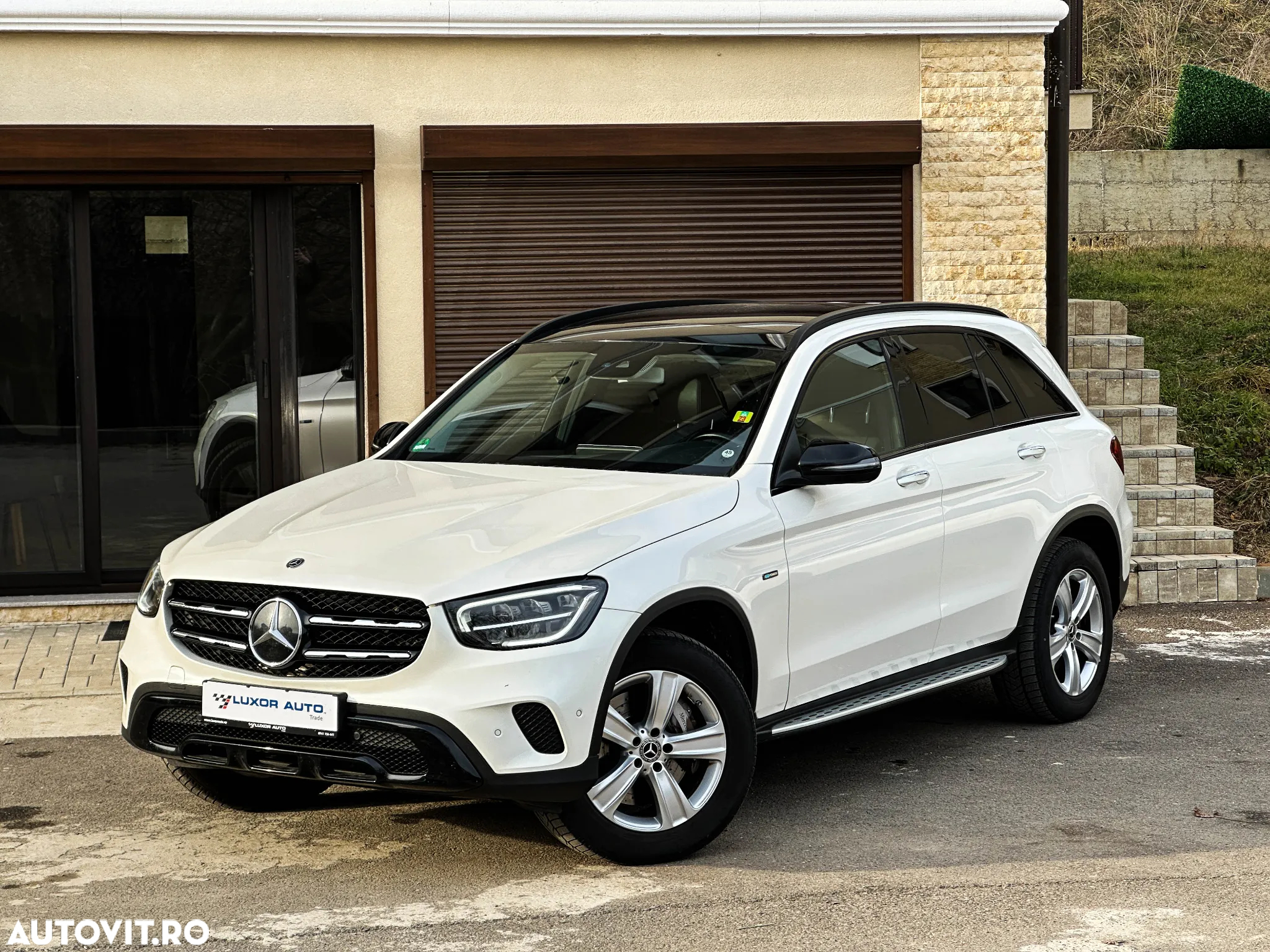 Mercedes-Benz GLC 300 e 4Matic 9G-TRONIC - 5
