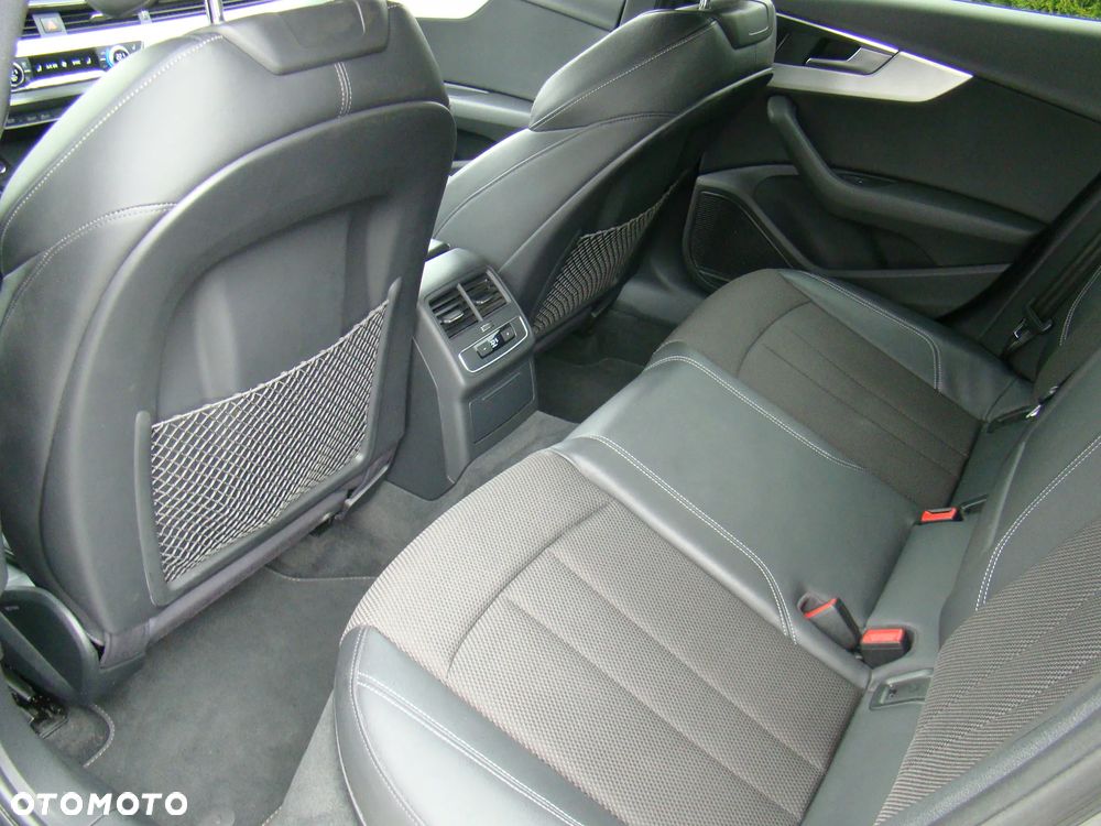 Audi A4 Limousine 40 TFSI design - 34