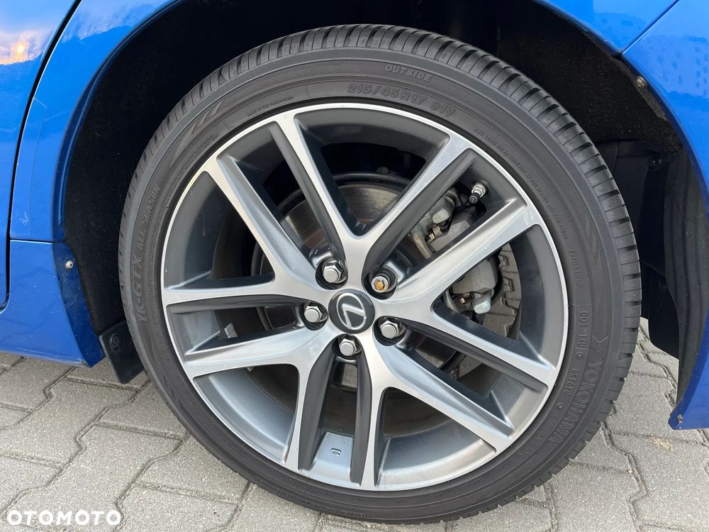 Lexus CT - 16