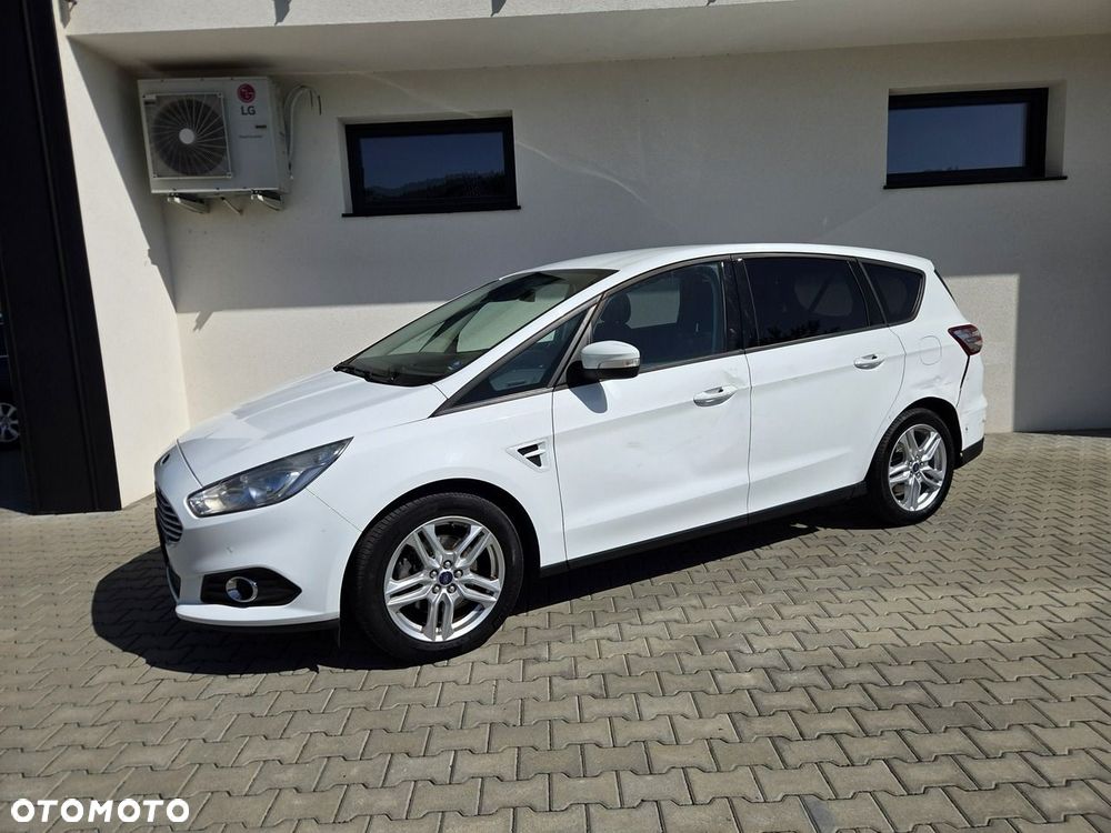 Ford S-Max - 16