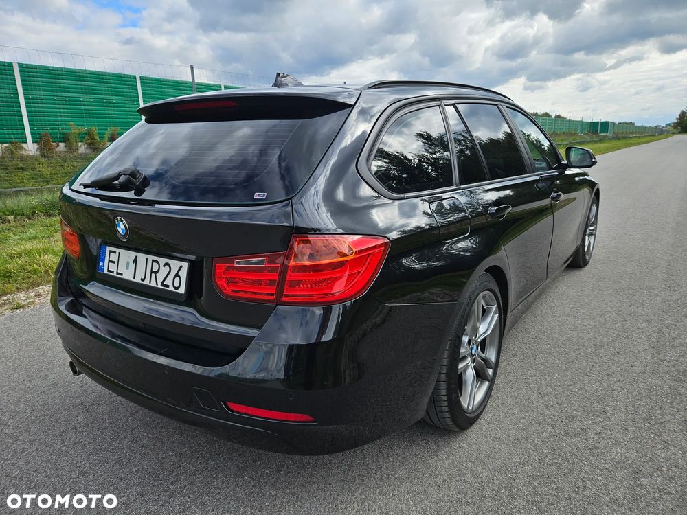BMW Seria 3 320d Touring xDrive - 10