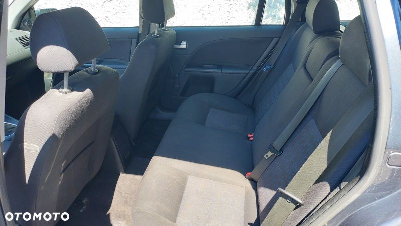 Ford Mondeo 2.0 TDDi Ambiente - 8