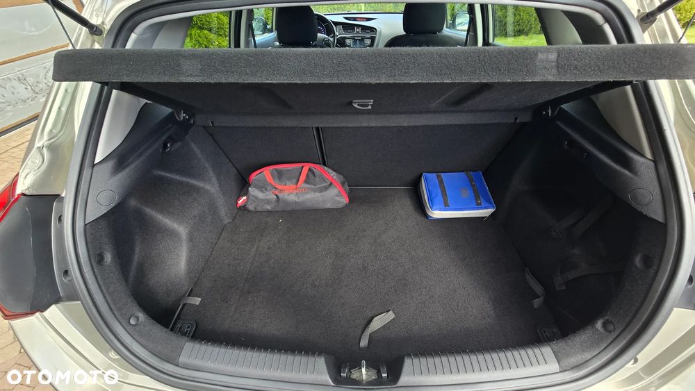 Kia Ceed - 35