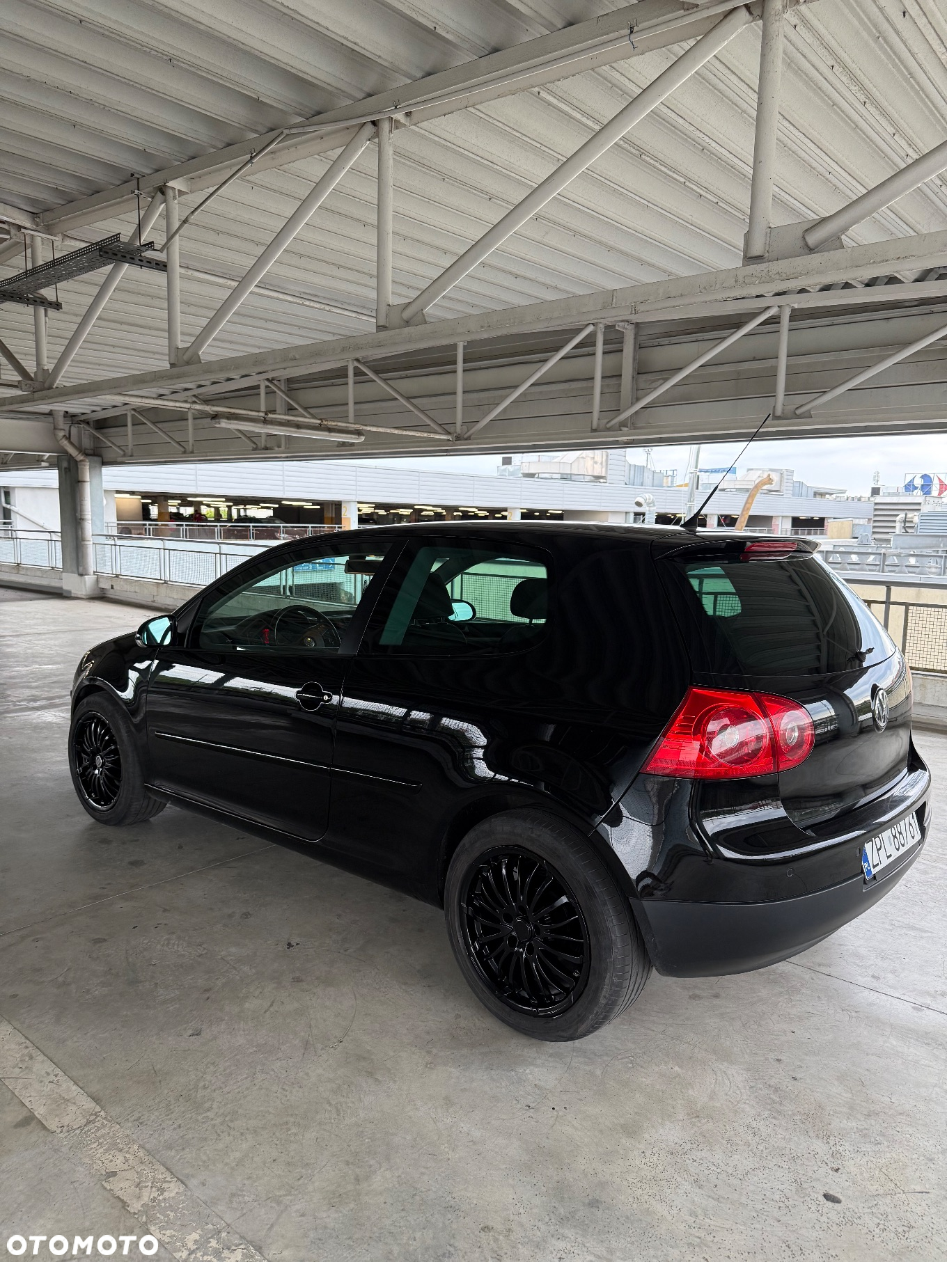 Volkswagen Golf V 2.0 TDI Sportline - 17