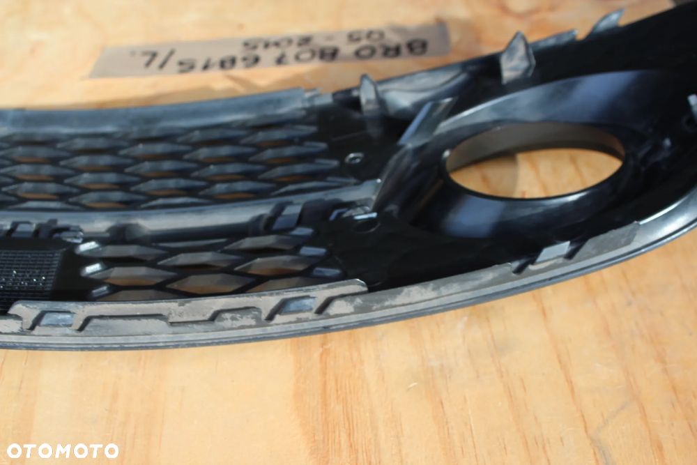 KRATKA ZDERZAKA LEWA AUDI Q5 8R0 LIFT S LINE 8R0807681S 2014 - 8