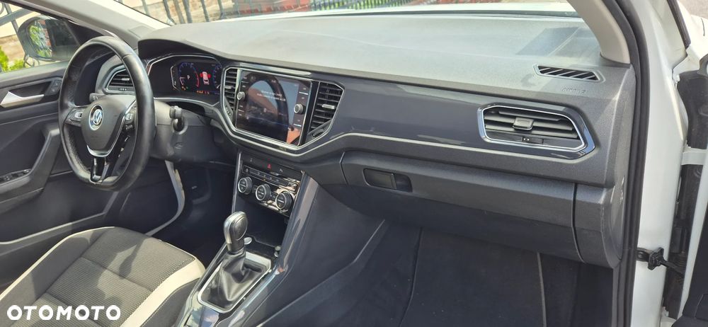Volkswagen T-Roc - 8