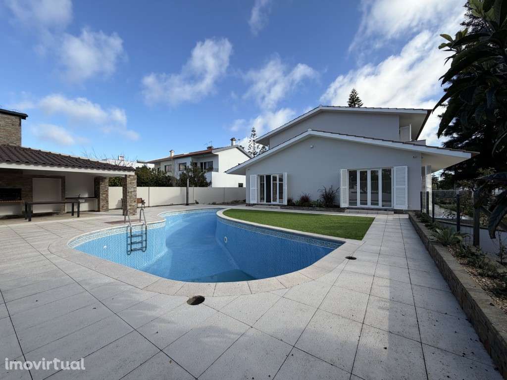 Excelente moradia T5 renovada para arrendamento em Marisol - Grande imagem: 2/57