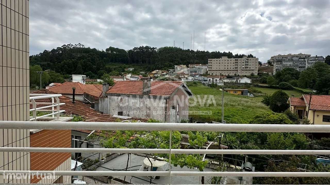 T2 com 3 varandas garagem e vistas desafogadas em Oliveira do Douro CO - Grande imagem: 3/12