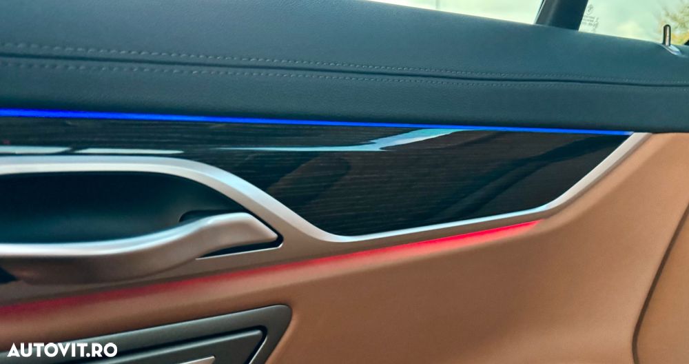BMW Seria 7 740d xDrive MHEV - 18