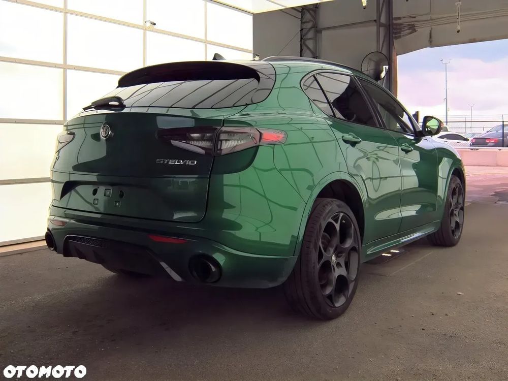 Alfa Romeo Stelvio 2.0 Turbo 16V AT8-Q4 Tributo Italiano - 3
