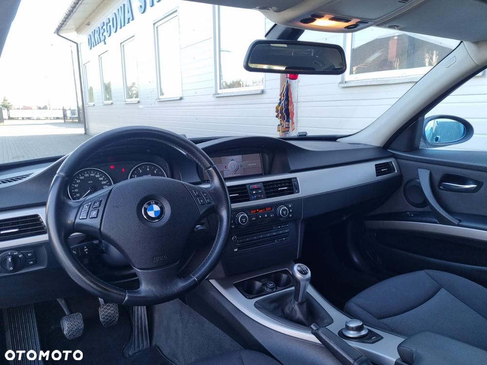 BMW Seria 3 325i - 18