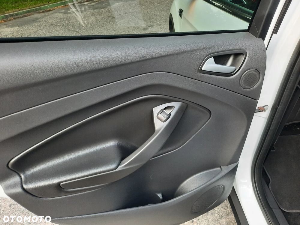 Ford Kuga 2.0 TDCi 2x4 SYNC - 23