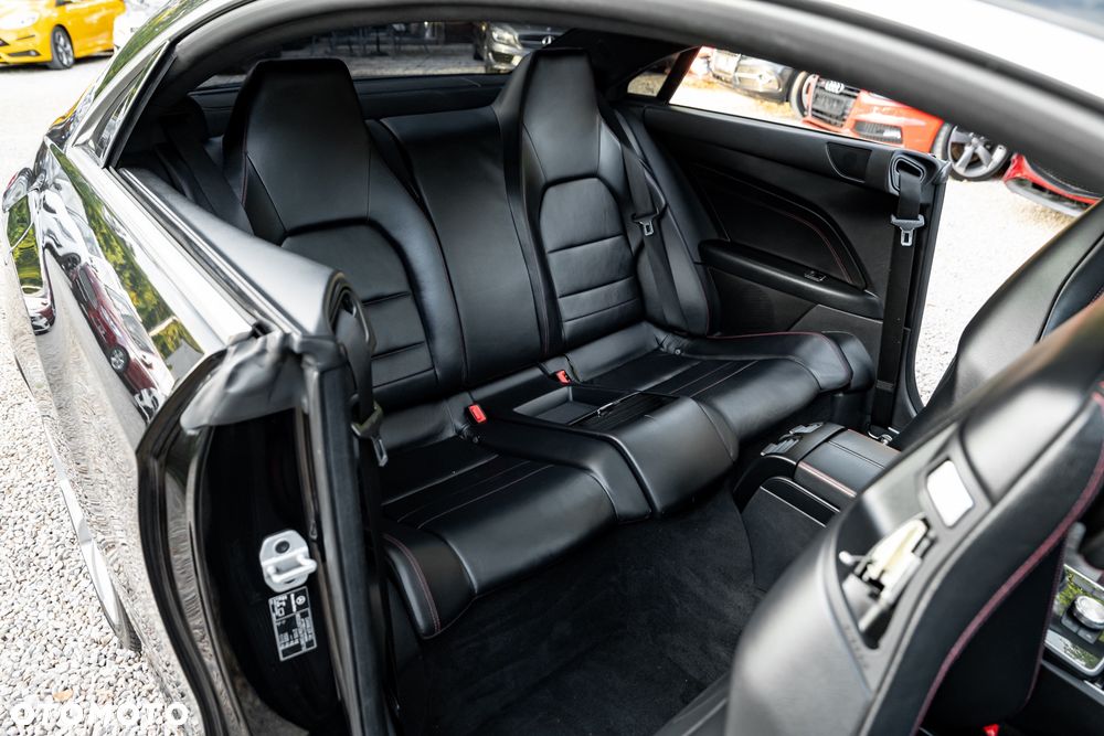 Mercedes-Benz Klasa E 250 Coupe 7G-TRONIC - 33