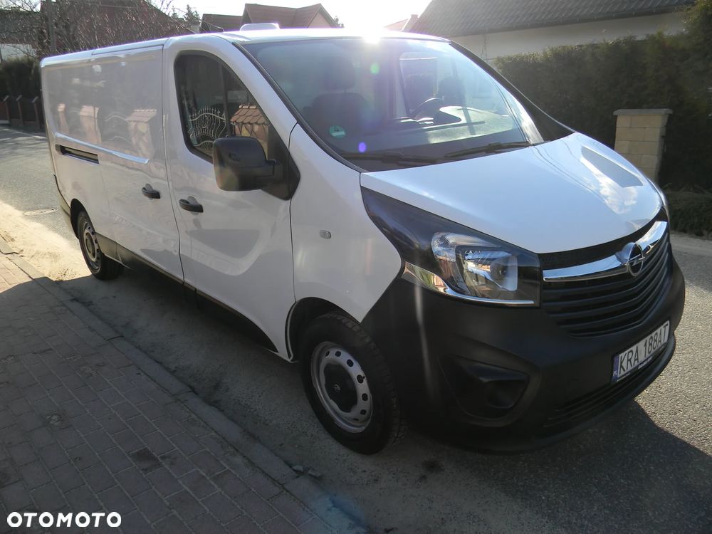 Opel Vivaro - 8