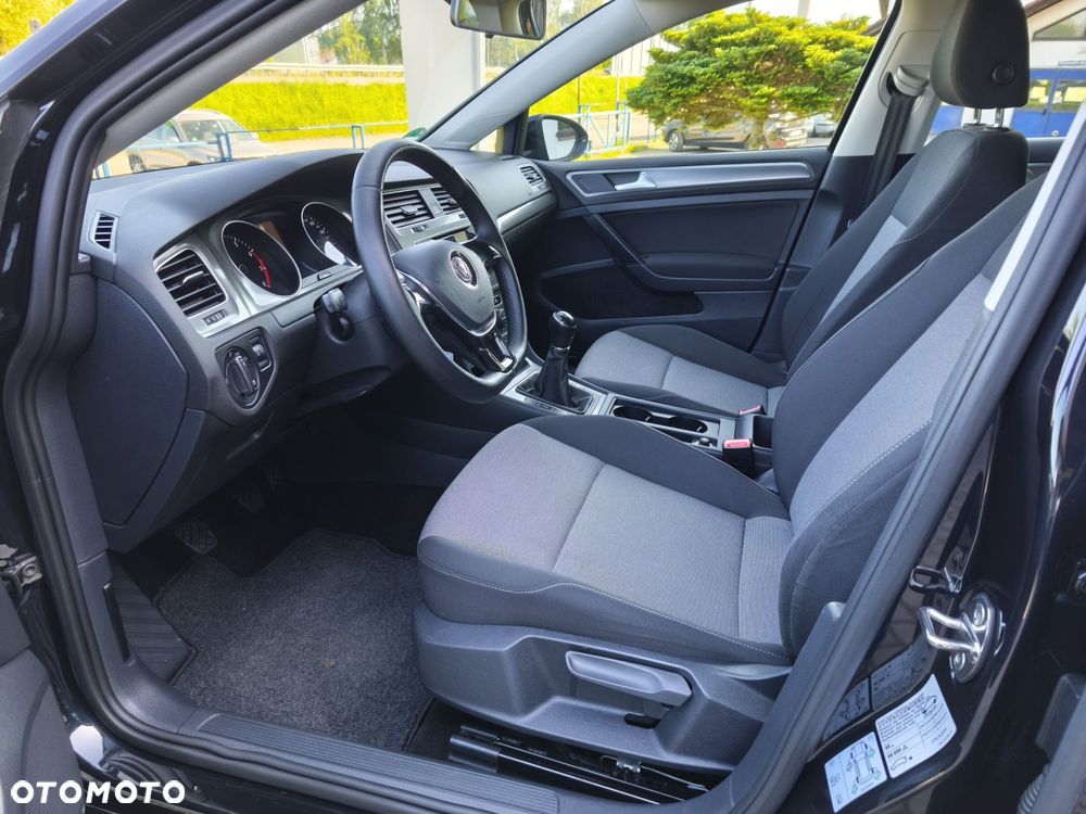 Volkswagen Golf - 8