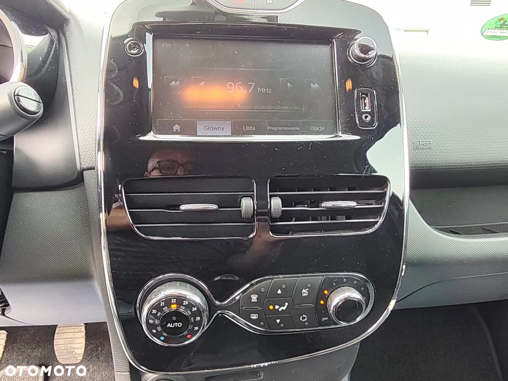 Renault Clio 1.2 16V 75 Life - 19