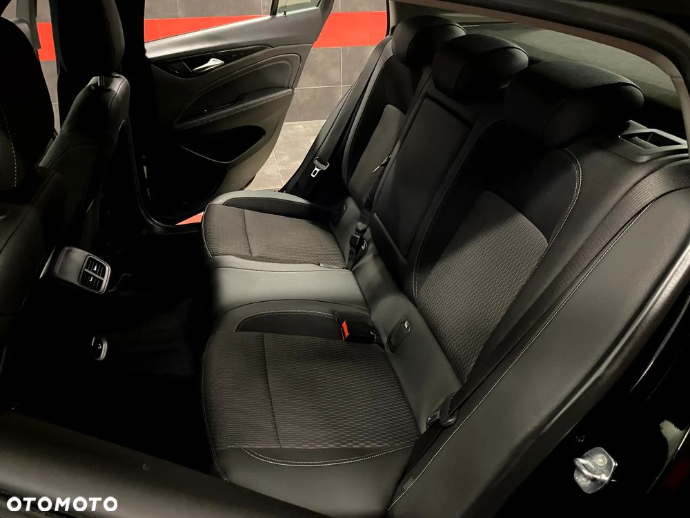 Opel Insignia CT 1.5 T Exclusive S&S - 12