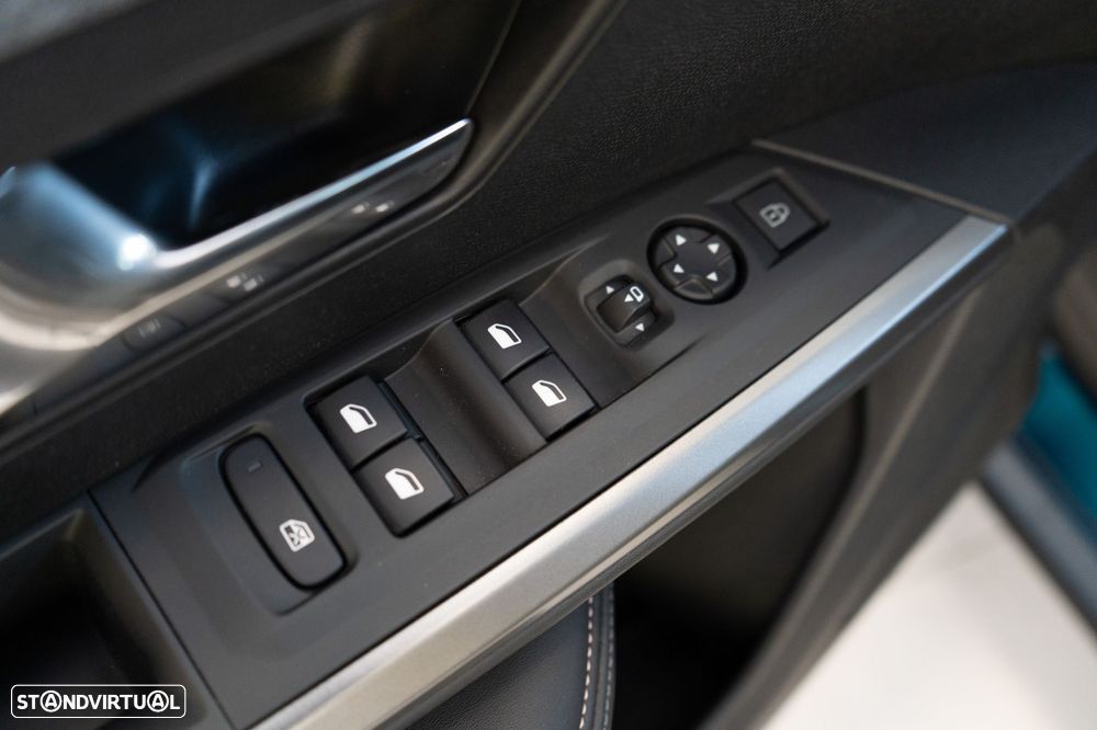 Peugeot E-3008 73 kWh Allure - 23