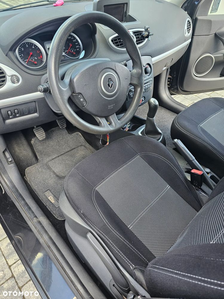 Renault Clio 1.5 dCi Dynamique - 8