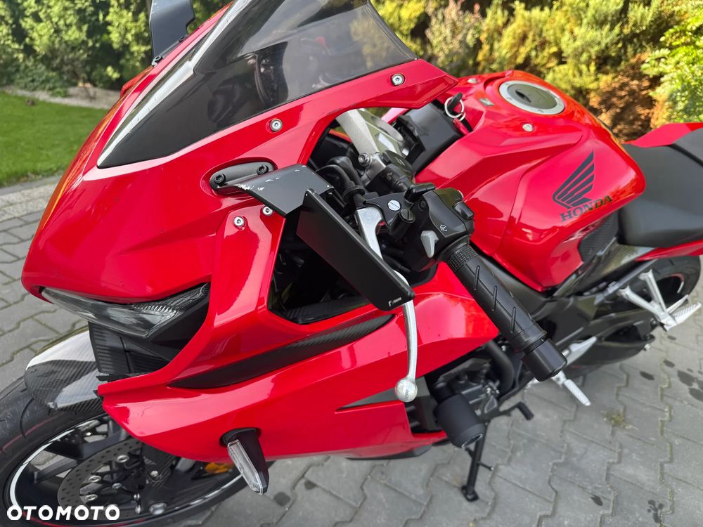 Honda CBR - 33
