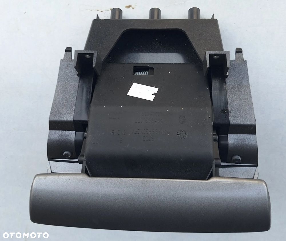 POPIELNICZKA, RAMKA NAWIEWÓW -  PEUGEOT 308 T7/2008 ROK-CZARNA/KTVD - 2