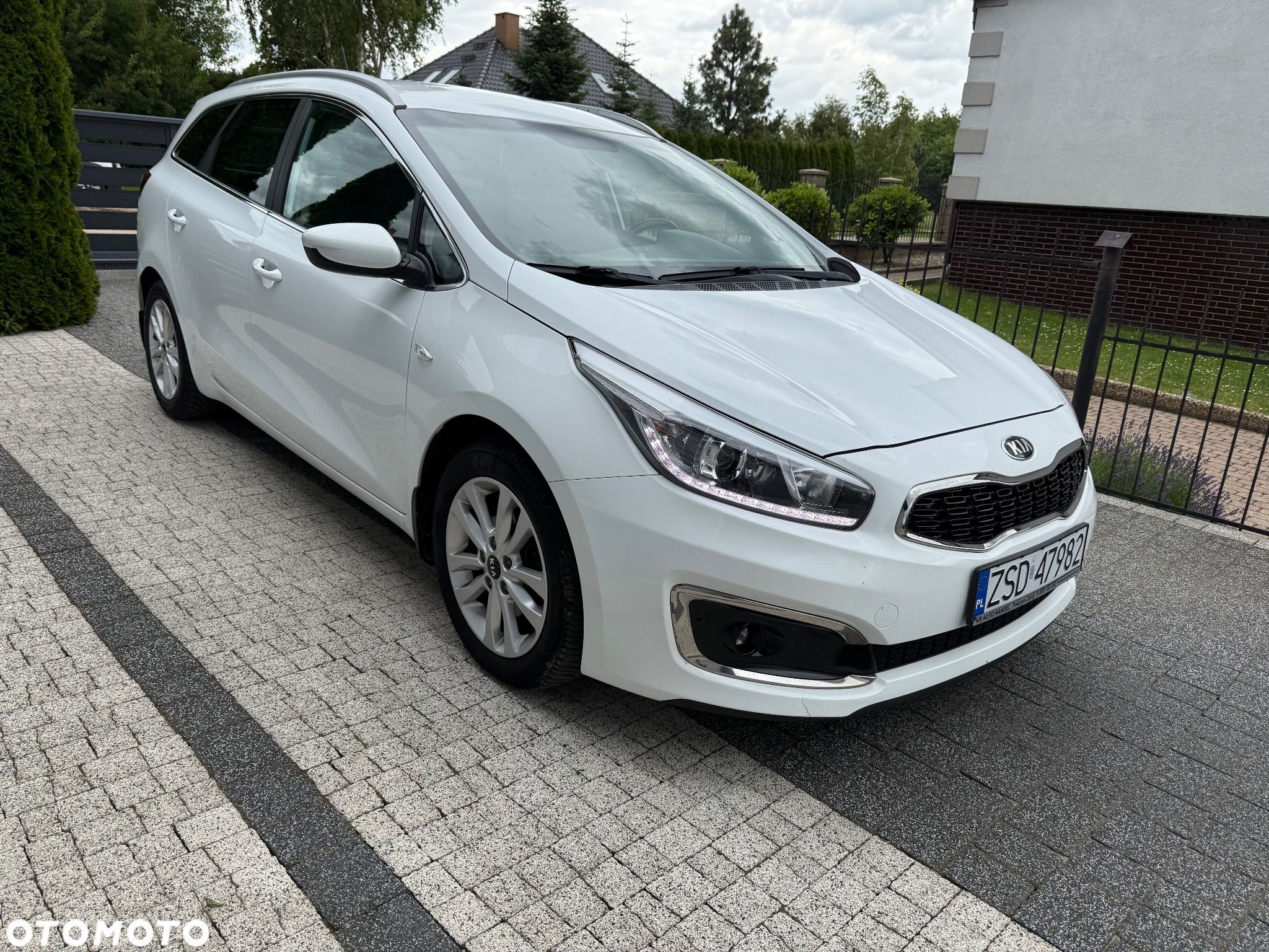 Kia Ceed 1.6 CRDi 136 ISG SW Spirit - 1