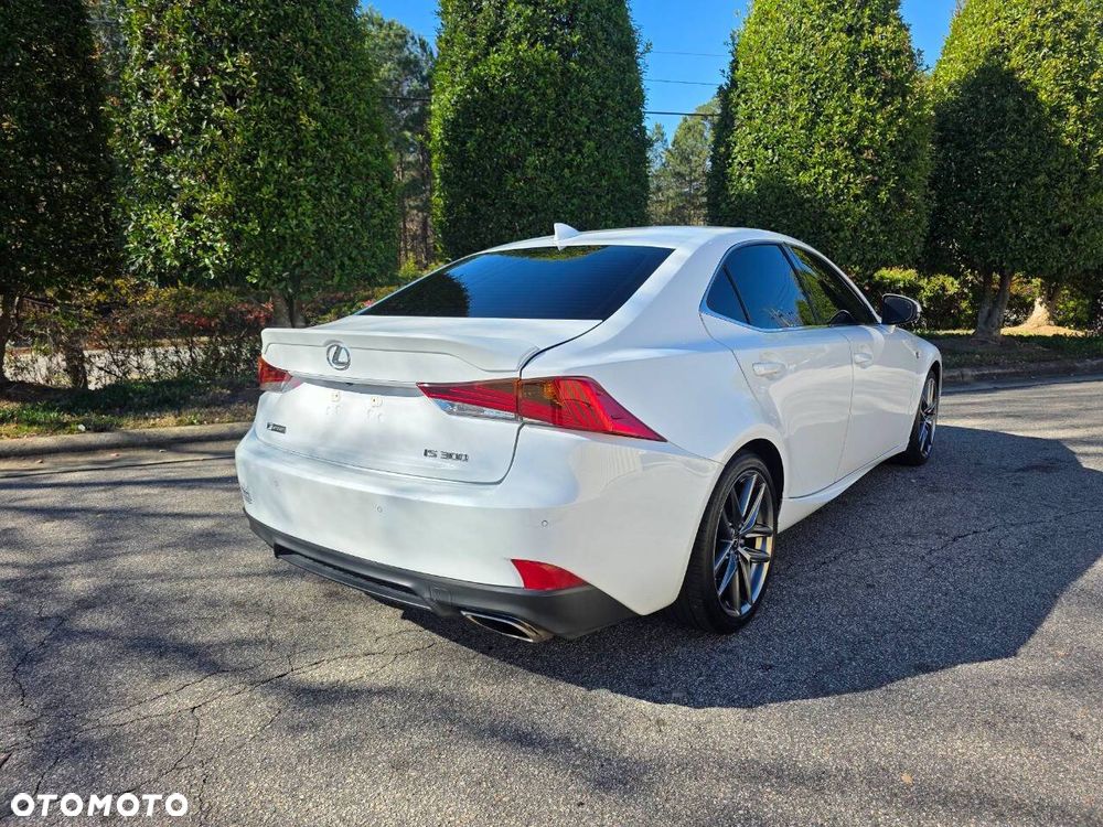 Lexus IS 200t / 300 F Sport - 5